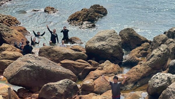 総勢16人の常連チームが式根島を楽しみ尽くす！