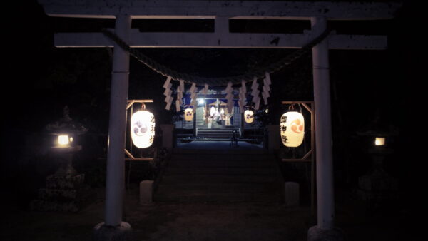 式根島唯一のお祭り「泊神社例大祭」