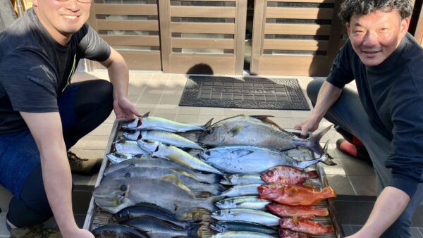 カゴ釣りで爆釣！でっぷり太ったスマやカンパチも！