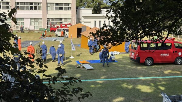 新島村・東京都・自衛隊・警察・消防・海上保安庁ほか集結！12年ぶりの大規模総合防災訓練レポート